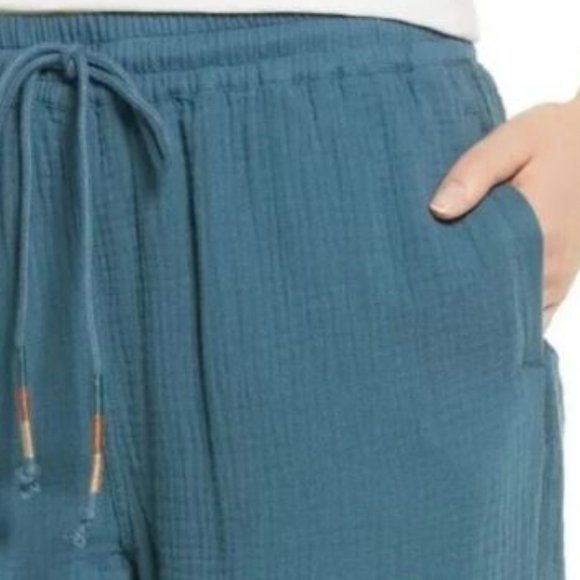 FAHERTY Organic COTTON TOPANGA Chambray Stormy Seas Drawstring Crop Pant! - Picture 3 of 3